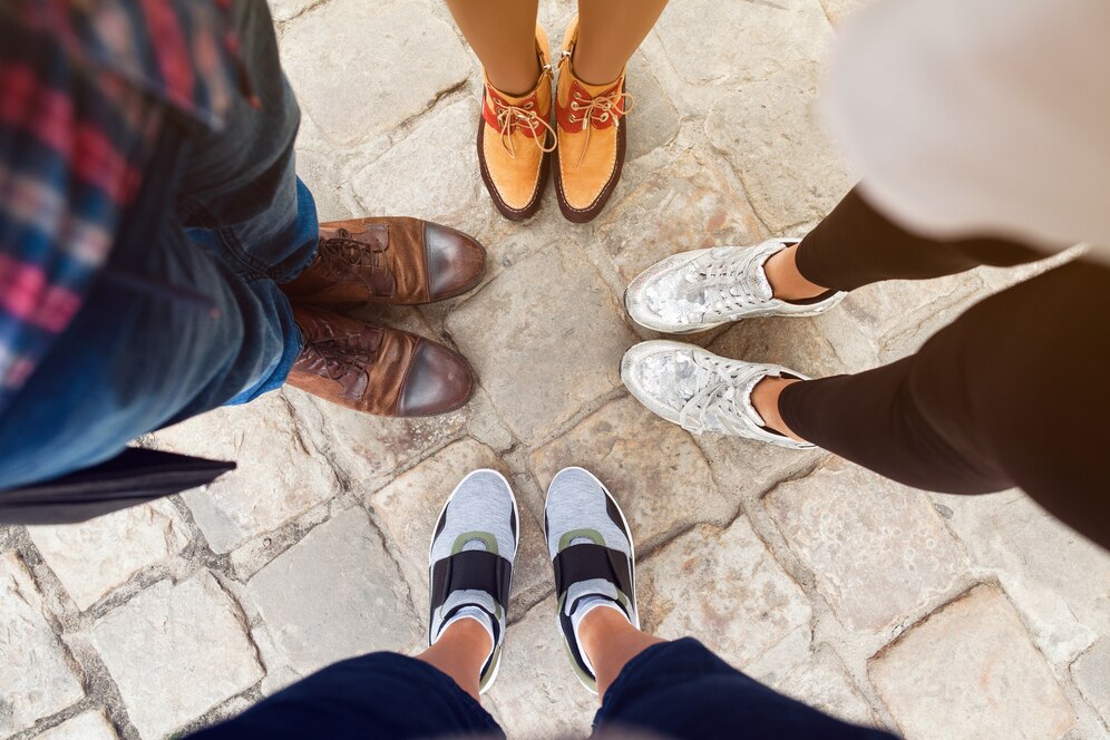 Mơ thấy giày dép báo hiệu gia đình bạn đang gặp nhiều mẫu thuẫn, bạn cần phải dung hòa nó
