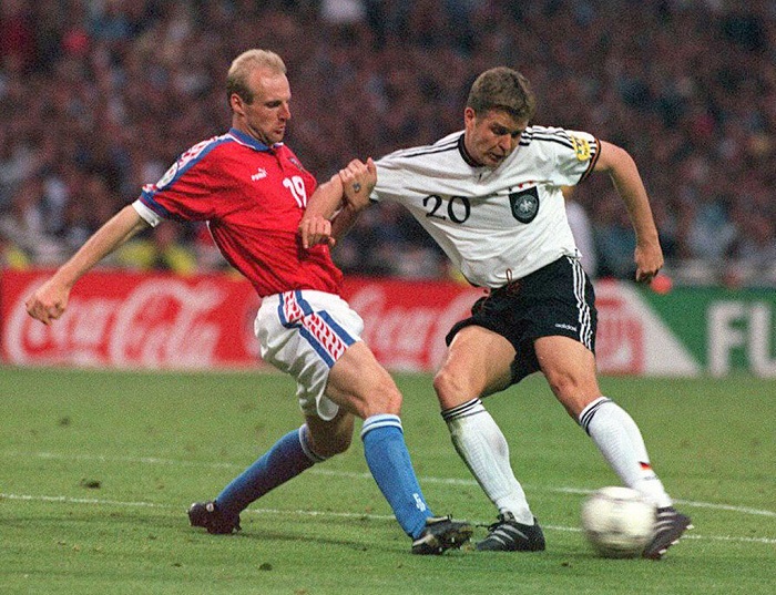 Luật bàn thắng vàng giúp Đức giành cúp vô địch EURO 1996
